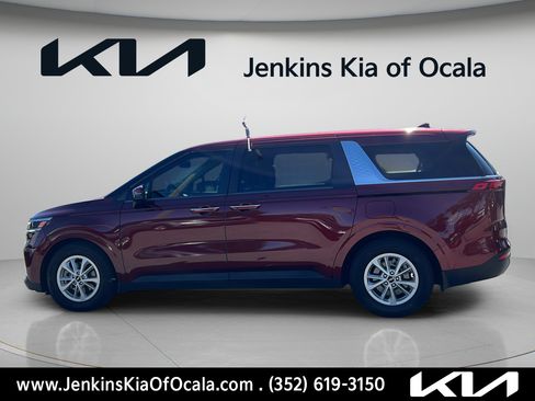 Certified 2024 Kia Carnival LX FWD image 8