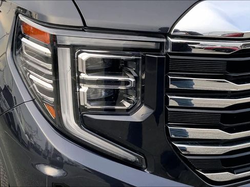 Used 2025 GMC Sierra 1500 SLT image 25