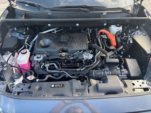 Used 2025 Toyota RAV4 LE image 30