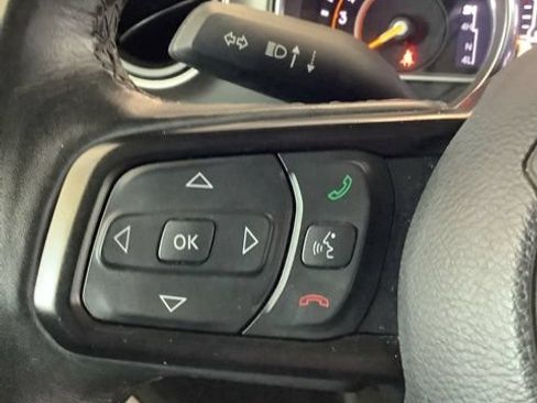 Certified 2019 Jeep Wrangler Unlimited Sport S AWD/4WD image 17