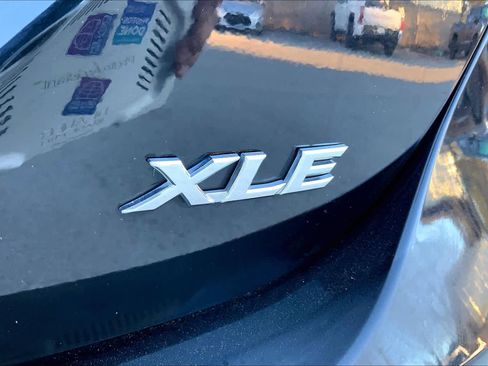 Used 2024 Toyota Camry XLE image 10