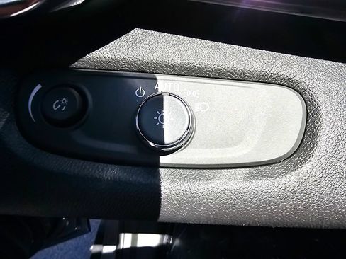 New 2026 Chevrolet Trax RS w/ Driver Confidence Package FWD image 21