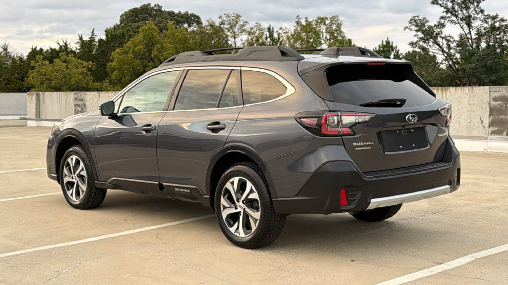 Used 2020 Subaru Outback Limited w/ Tech Package 2 AWD/4WD image 3