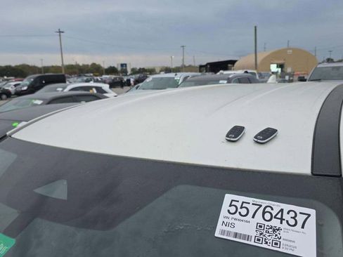 Used 2023 Nissan Rogue SV image 18