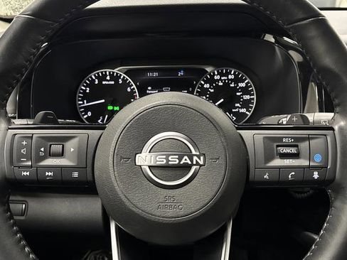 Used 2022 Nissan Pathfinder SL image 16