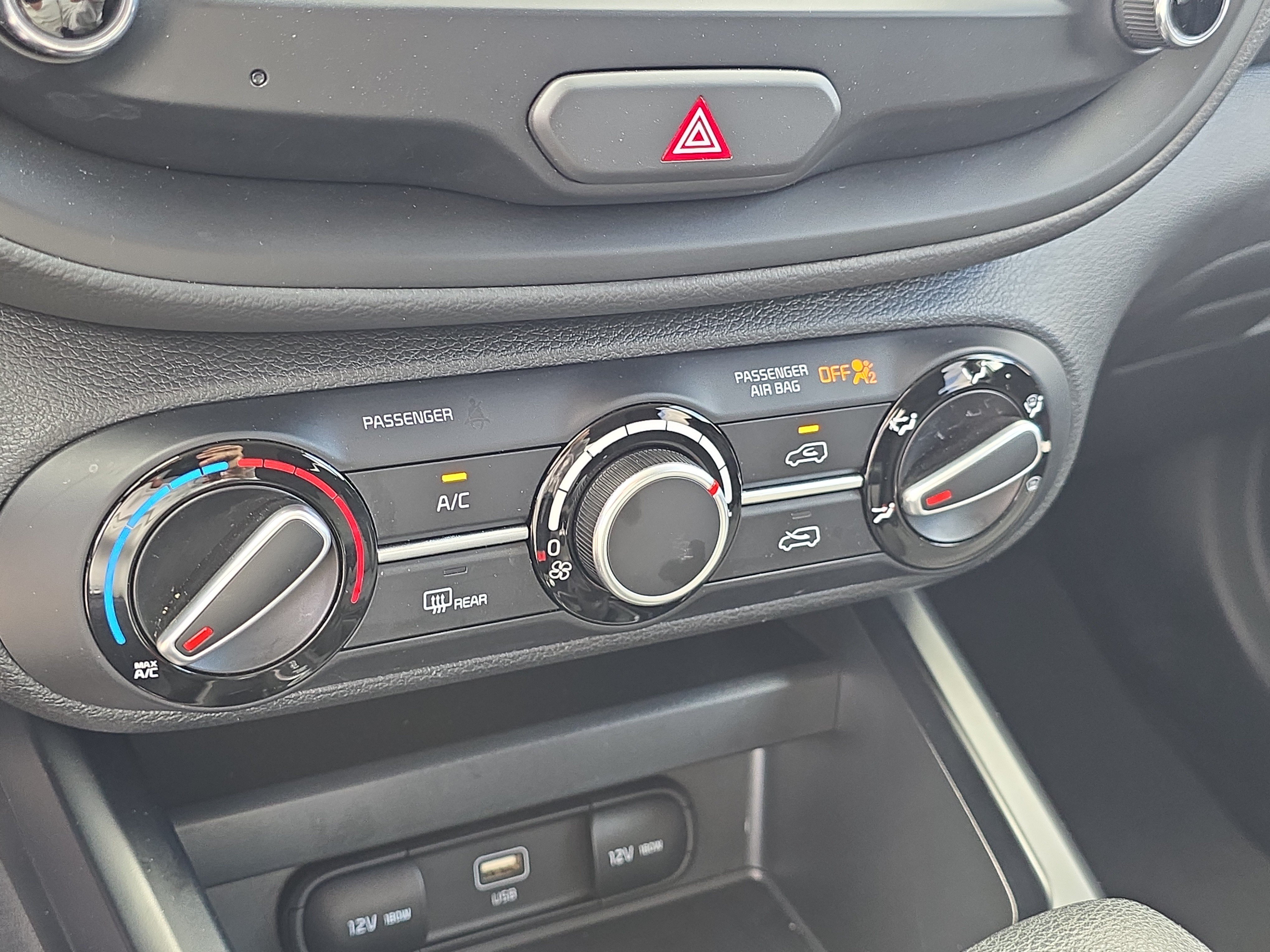 Certified 2025 Kia Soul LX w/ LX Technology Package FWD image 24