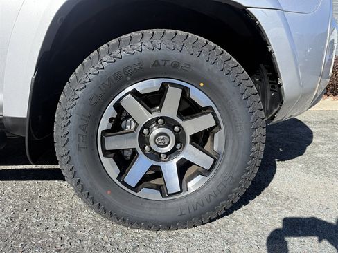 Used 2017 Toyota 4Runner TRD Off-Road Premium image 6