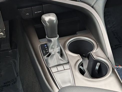 Used 2024 Toyota Camry SE FWD image 13