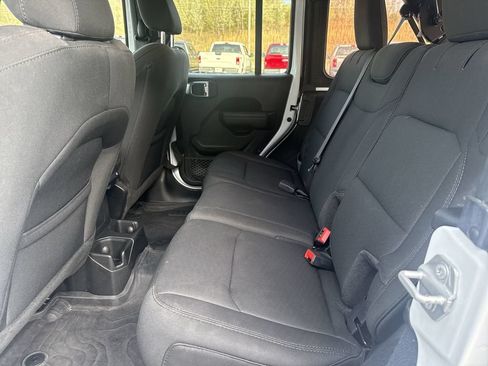 Used 2022 Jeep Wrangler Unlimited Sport AWD/4WD image 22
