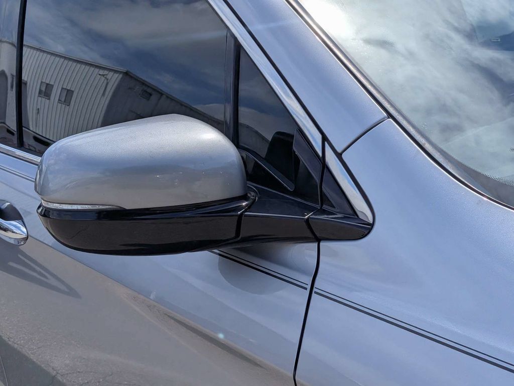 Used 2019 Honda Pilot Touring image 10