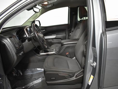 Used 2022 Chevrolet Colorado LT w/ LT Convenience Package image 11