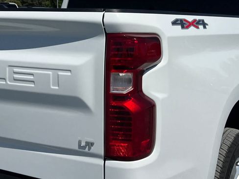 Used 2025 Chevrolet Silverado 1500 LT AWD/4WD image 13