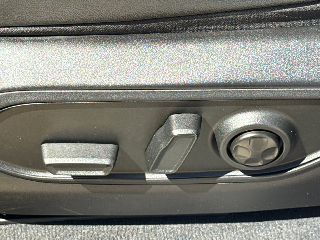 Used 2023 Jeep Grand Cherokee Altitude RWD image 21