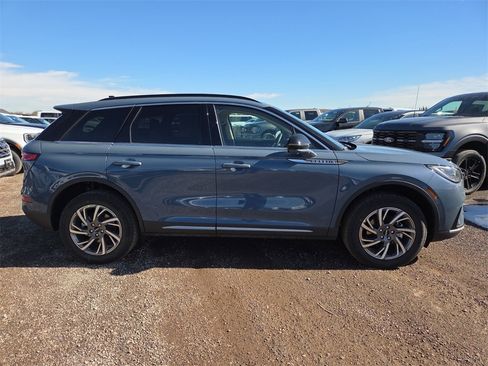 New 2026 Lincoln Corsair Premiere image 5