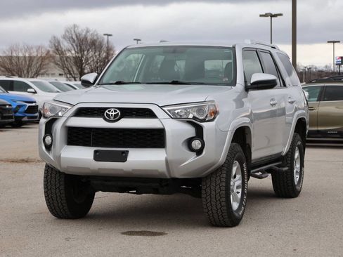 Used 2014 Toyota 4Runner SR5 image 6
