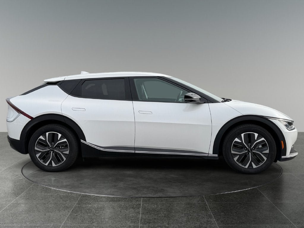 Used 2024 Kia EV6 Light AWD/4WD image 10