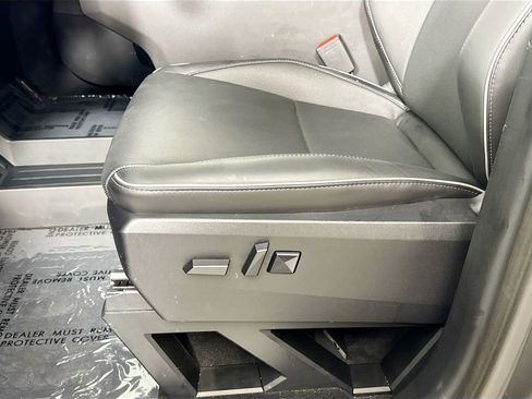 Used 2024 Tesla Cybertruck AWD Crew Cab image 18