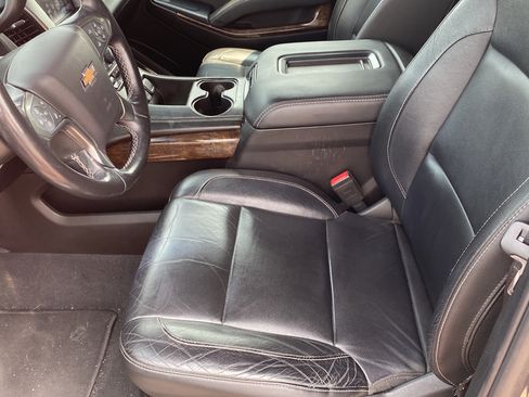 Used 2019 Chevrolet Tahoe LT w/ Luxury Package AWD/4WD image 27