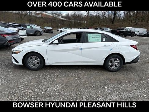 New 2026 Hyundai Elantra SE FWD image 2