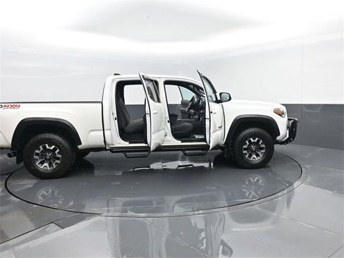 Used 2019 Toyota Tacoma TRD Off-Road image 27