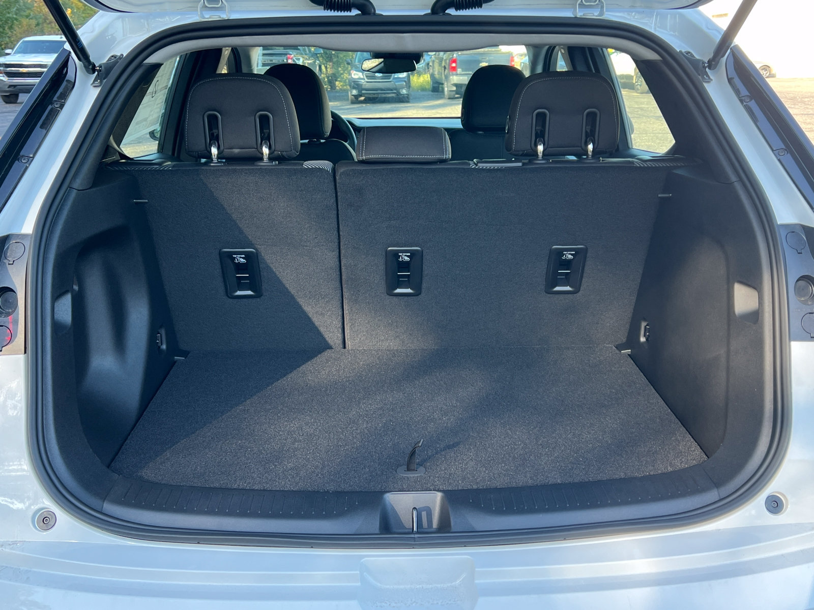 New 2027 Chevrolet Bolt LT w/ Comfort Package FWD image 29