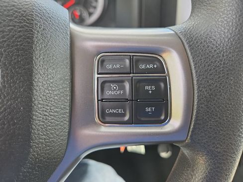 Used 2022 RAM 1500 Classic SLT AWD/4WD image 32