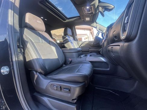 Used 2019 Chevrolet Silverado 1500 High Country w/ Trailer Camera Package image 15