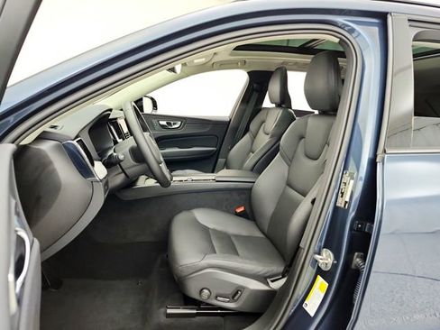 Certified 2025 Volvo XC60 B5 Plus w/ Climate Package AWD/4WD image 21