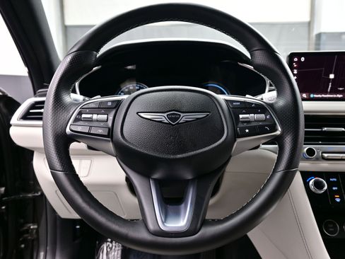 Certified 2024 Genesis G70 2.5T image 23