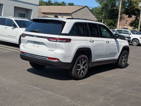 Certified 2023 Jeep Grand Cherokee Limited w/ Trailer Tow Prep Group (B) AWD/4WD image 4