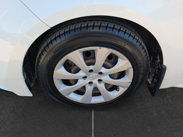 Used 2022 Toyota Corolla LE FWD image 9