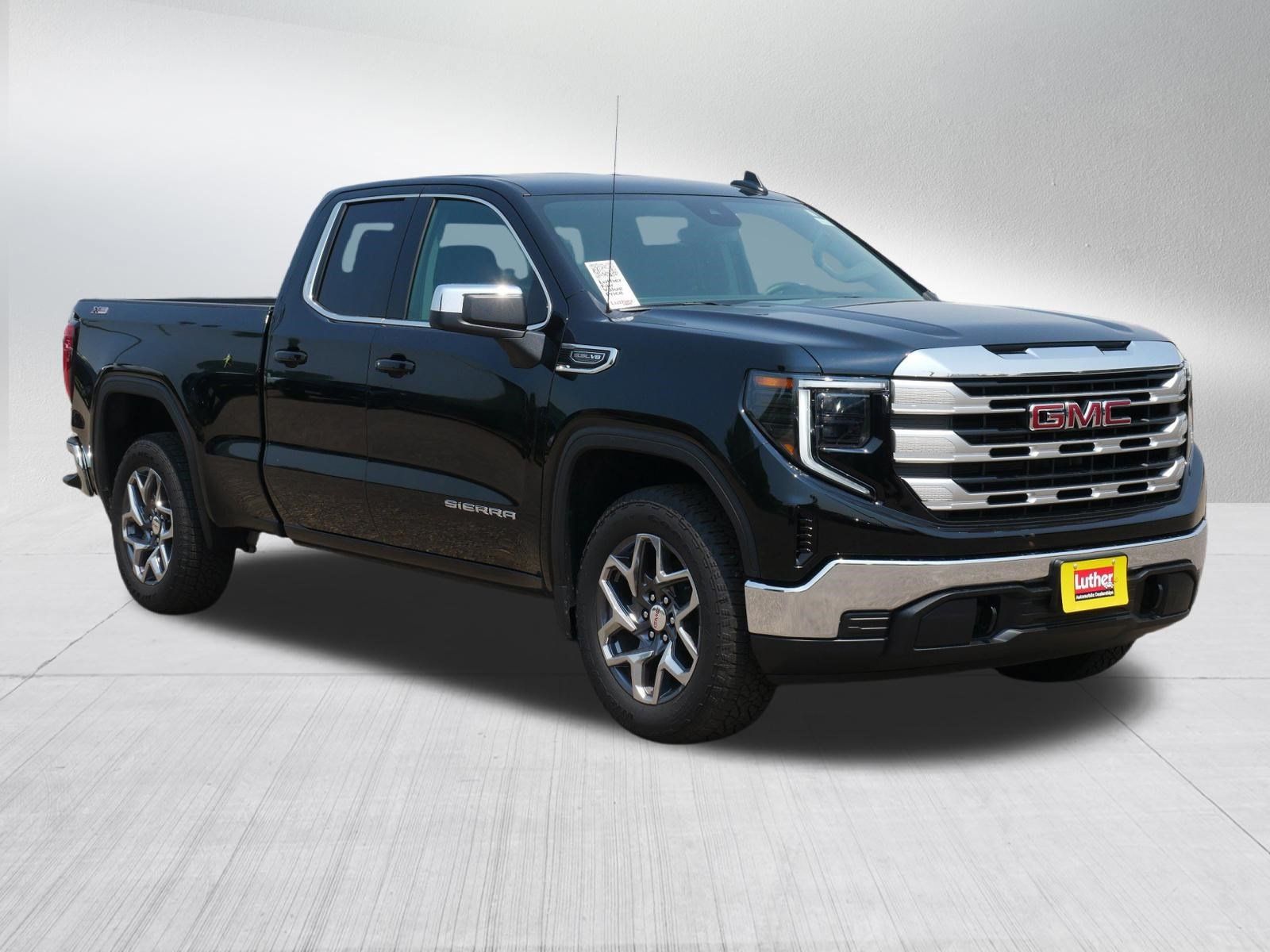 New 2026 GMC Sierra 1500 SLE w/ X31 Off-Road Package AWD/4WD image 7