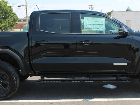 New 2025 GMC Canyon Elevation w/ Convenience Package image 10