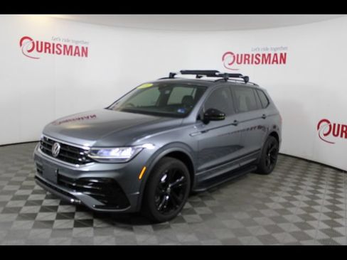 Used 2023 Volkswagen Tiguan SE R-Line AWD/4WD image 3