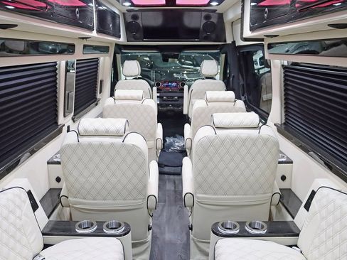 Used 2024 Mercedes-Benz Sprinter 3500 image 35