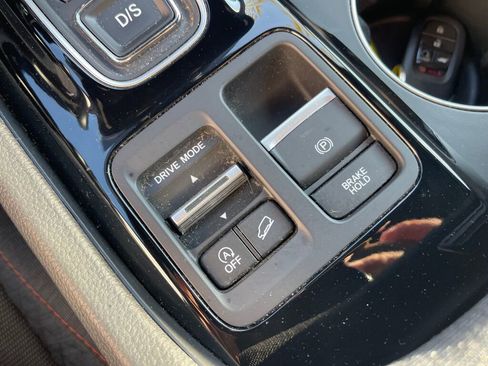 Certified 2023 Honda Pilot Sport image 13