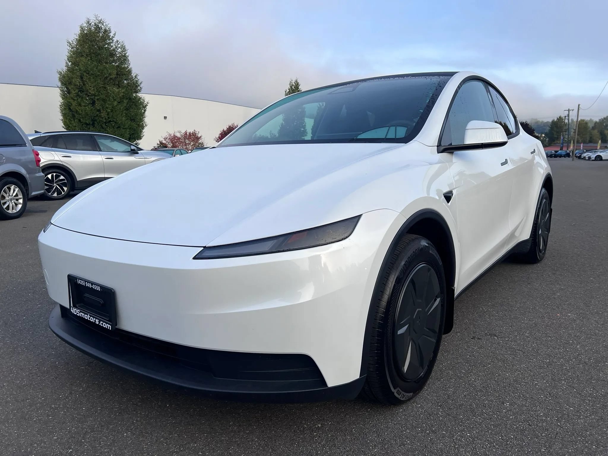 Used 2026 Tesla Model Y AWD image 3