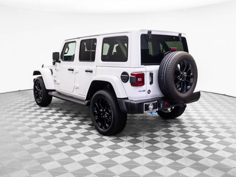 Used 2022 Jeep Wrangler Unlimited Sahara w/ Cold Weather Group image 6