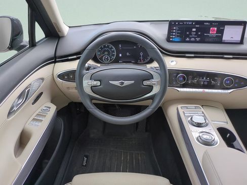 Used 2025 Genesis GV70 2.5T w/ Advanced Package AWD/4WD image 13