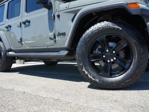Used 2020 Jeep Wrangler Unlimited Sahara AWD/4WD image 11