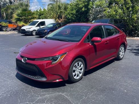 Used 2022 Toyota Corolla LE FWD image 1
