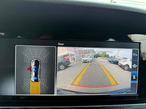 Used 2017 Mercedes-Benz E 300 4MATIC image 14