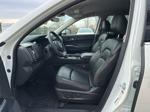 Certified 2023 Nissan Pathfinder SL image 11