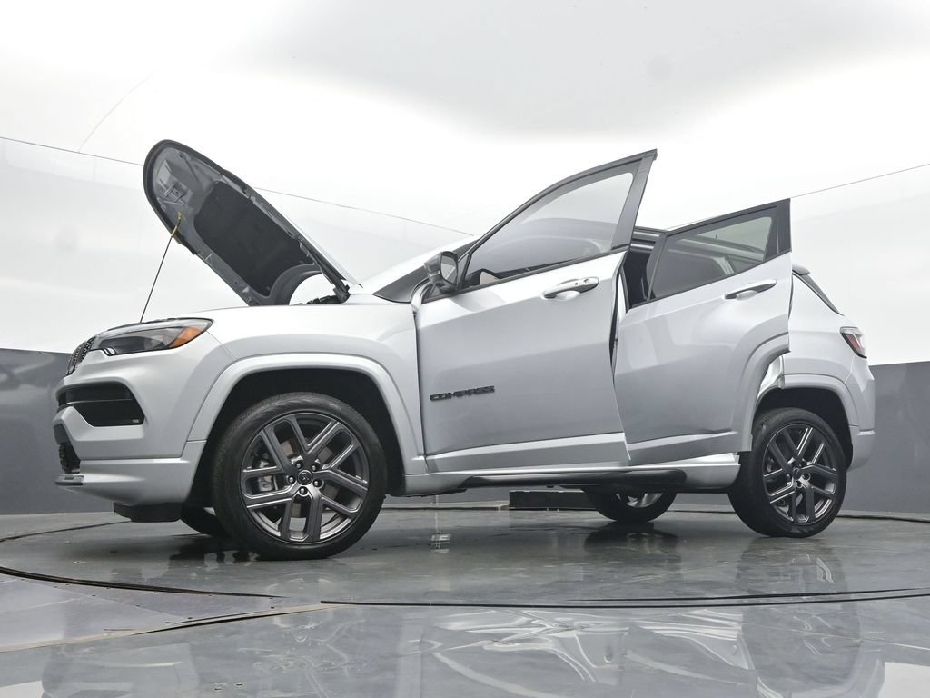 Used 2025 Jeep Compass Limited w/ Driver Assist Group I AWD/4WD image 64