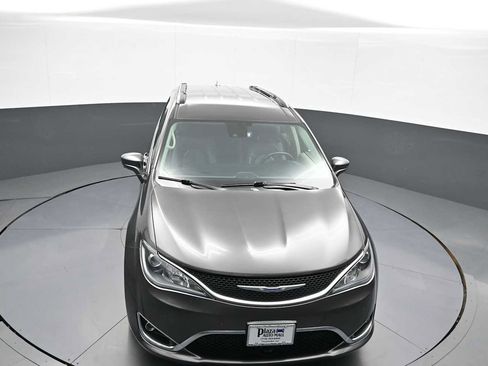 Used 2020 Chrysler Pacifica Touring-L Plus FWD image 38