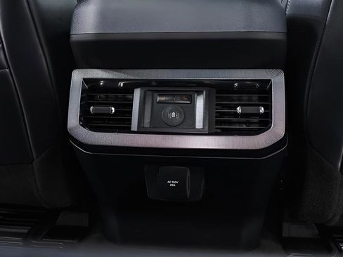 Used 2025 Ford F450 Platinum w/ FX4 Off-Road Package image 31