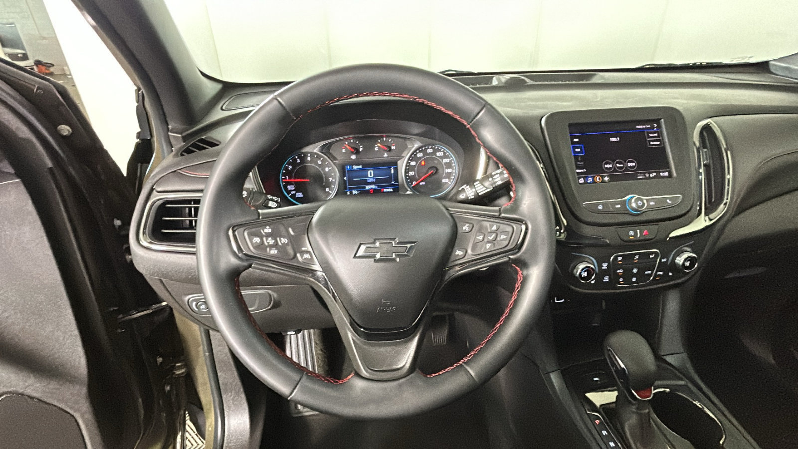 Used 2024 Chevrolet Equinox RS AWD/4WD image 17