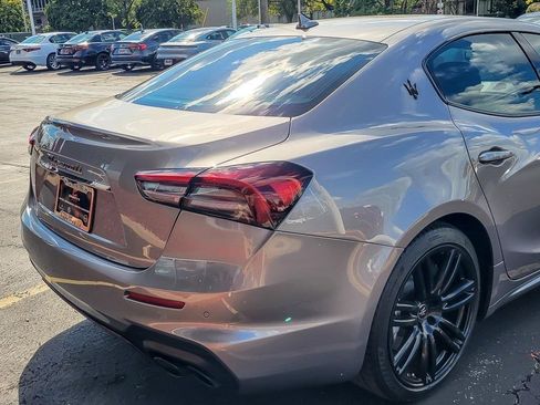 Used 2022 Maserati Ghibli Modena image 6