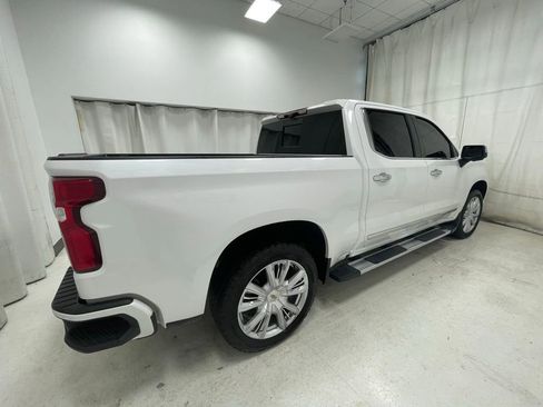 Used 2022 Chevrolet Silverado 1500 High Country w/ High Country Premium Package AWD/4WD image 4