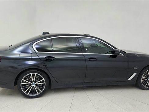 Used 2023 BMW 530e xDrive w/ Premium Package image 6